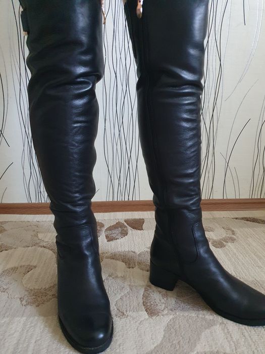 Кожаные сапоги высокие