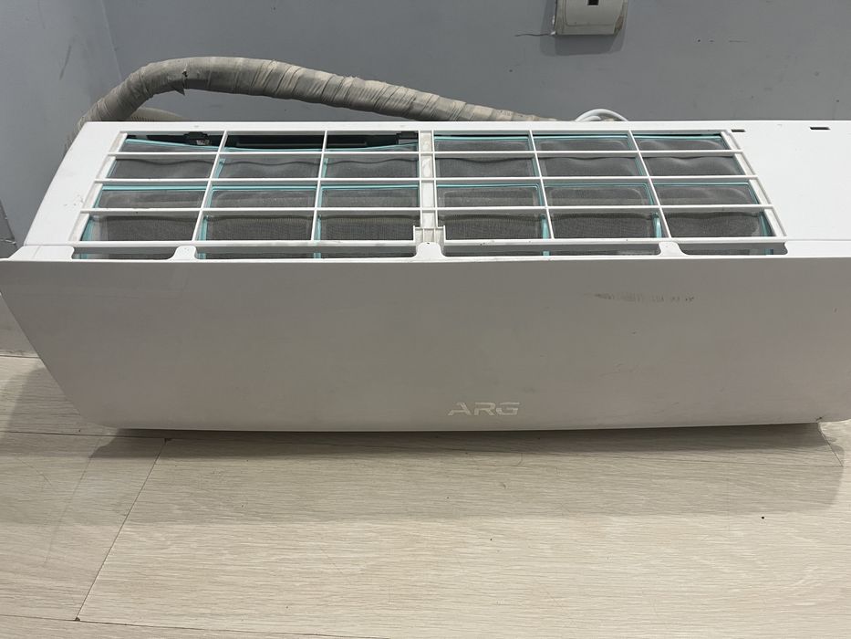 Продаю кондиционер надо заправить фреон