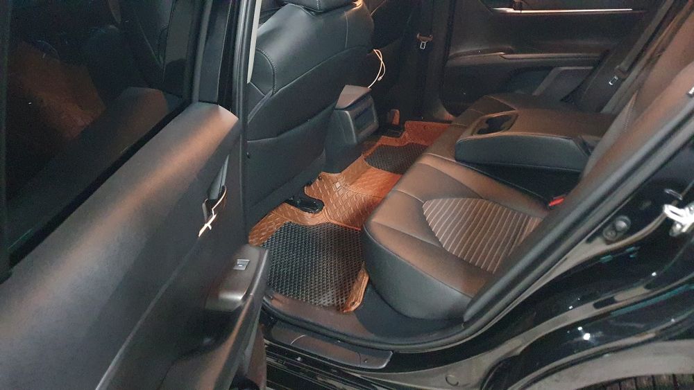 ПРОДАМ 3д полик на Тойта камри 70,75