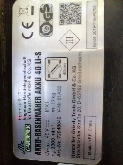 Masina tuns iarba gazon pe baterie acumulator