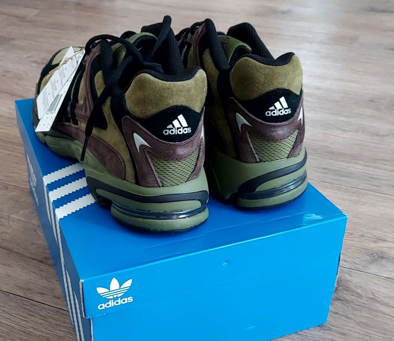 Продаю новые кроссовки Адидас размер 43-44