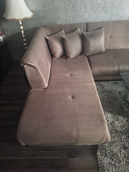 Голям диван за хол