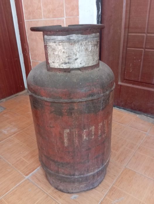 Продам маленький газ балон