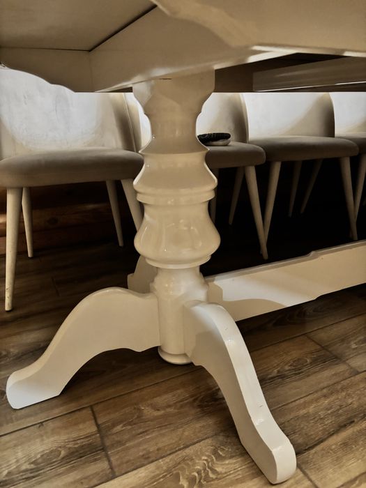 Стол со стульями