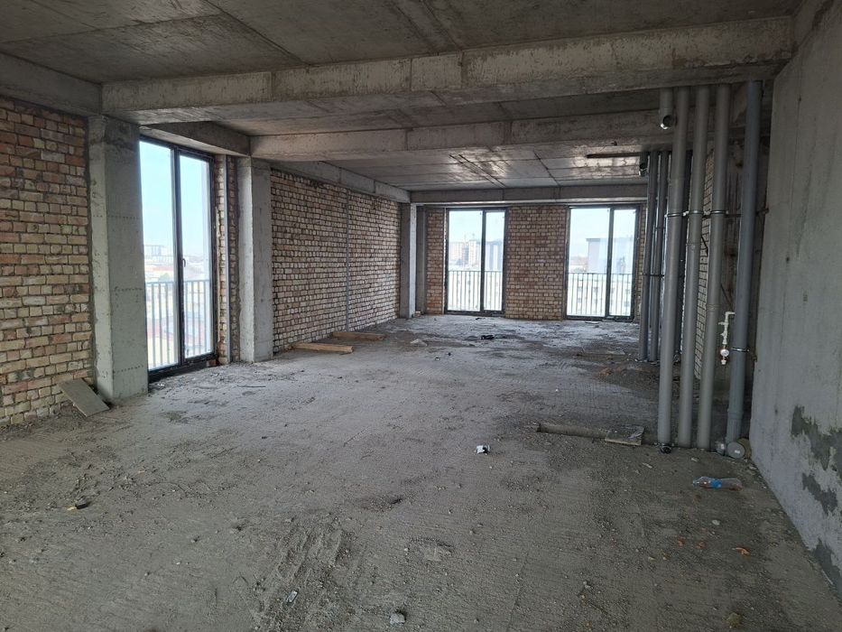 ЖК "Amir Temur" Remontsiz 130 m² 7-etaj 12- etajli bino SROCHNO