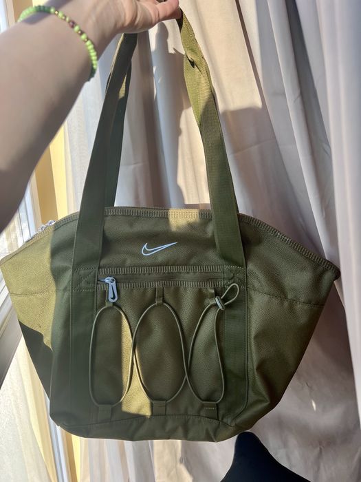 Чисто нова чанта Nike W NK ONE TOTE