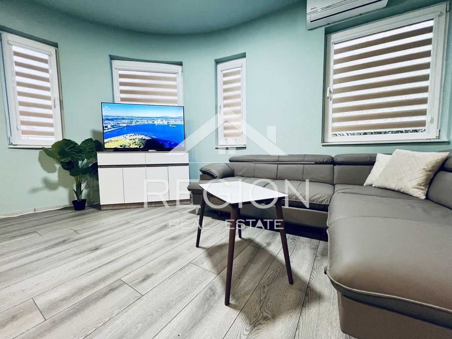 Дава се под наем Двустаен апартамент в Варна, Гръцка махала - 67 кв.м за 800 € - Снимка #1