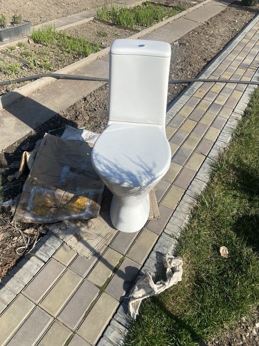 Продам     унитаз