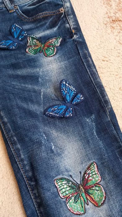 Дънки с 3Д пеперуди