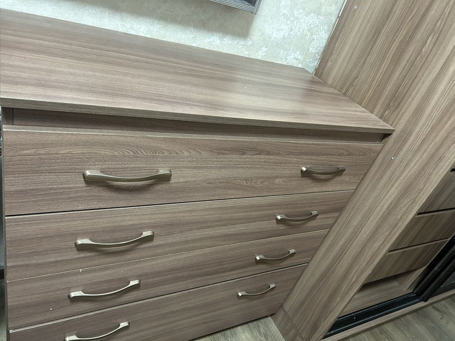 Продам спальный гарнитур