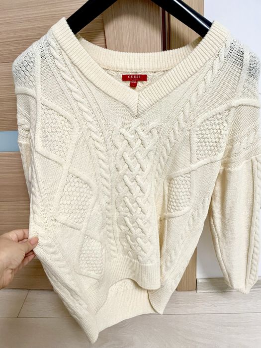 Pulover Guess L v neck - livrare gratuita