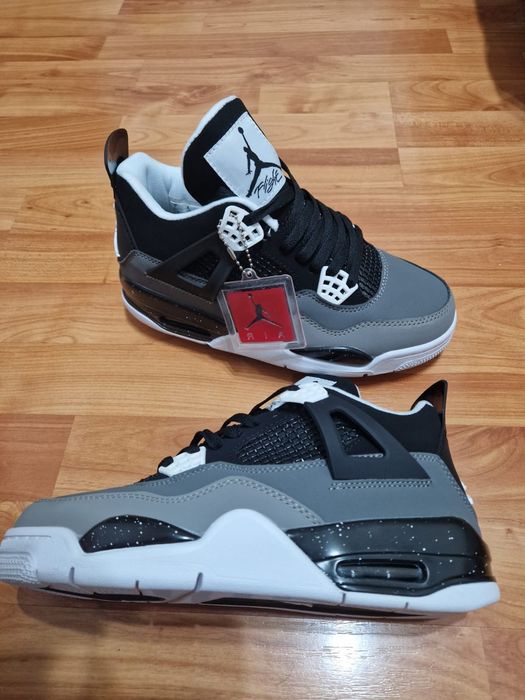 Adidași Jordan patru