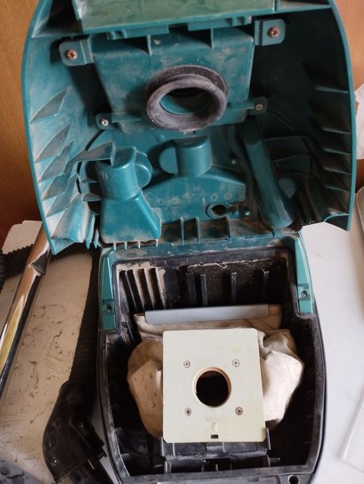 Продам пылесос LG турбо 1400