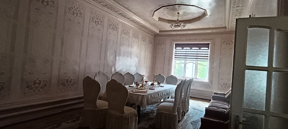 Uch tepa tumanidan Uchastka bor 6,5sotix 11 Xona