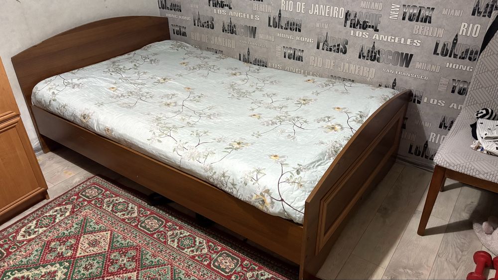 Продам шкаф и кровать