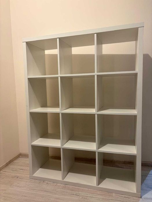 Vând bibliotecă, comodă TV și măsuță living