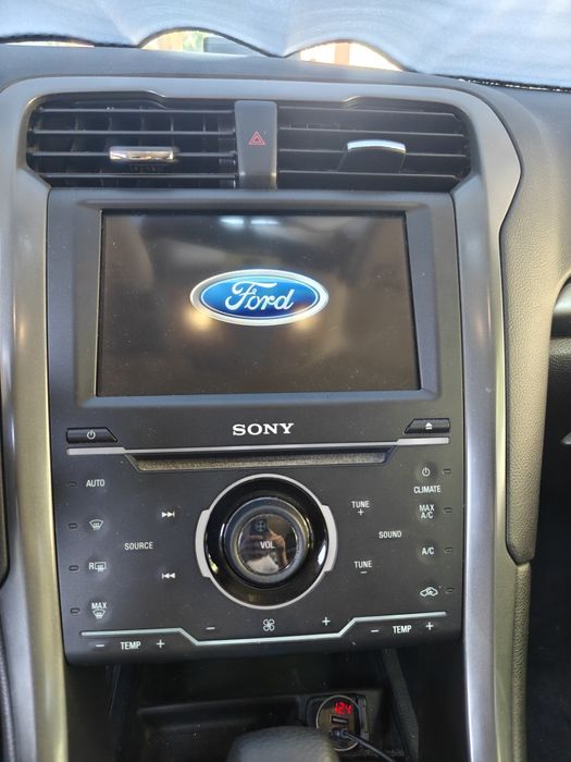 Modul/panou central clima și media Ford Mondeo mk5