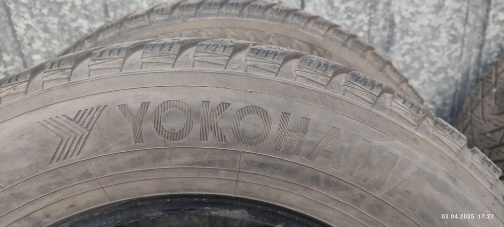 Зимние шины 215/65/16.