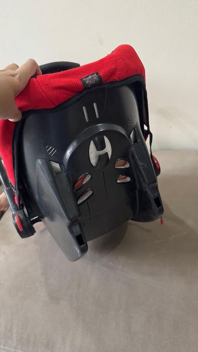 Автокресло красный