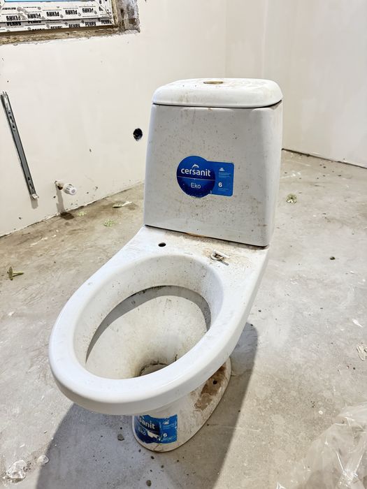 Продам унитаз в хорошем состоянии