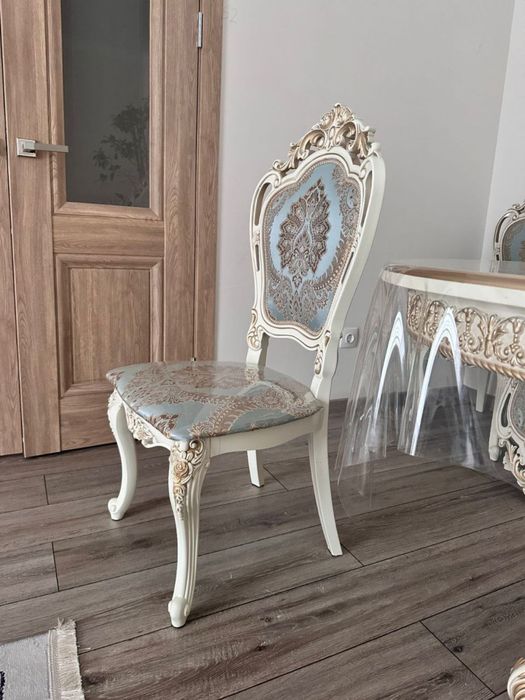 Продам стулья 6шт, 1шт 30тыс