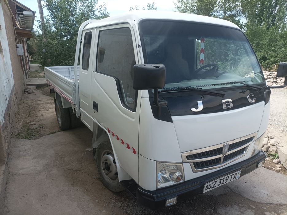 J B C moshinasi sotiladi