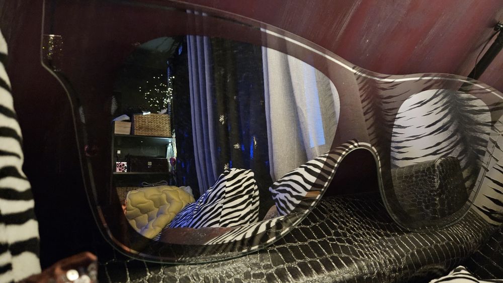 Дизайнерски скрин,тоалетка,стол