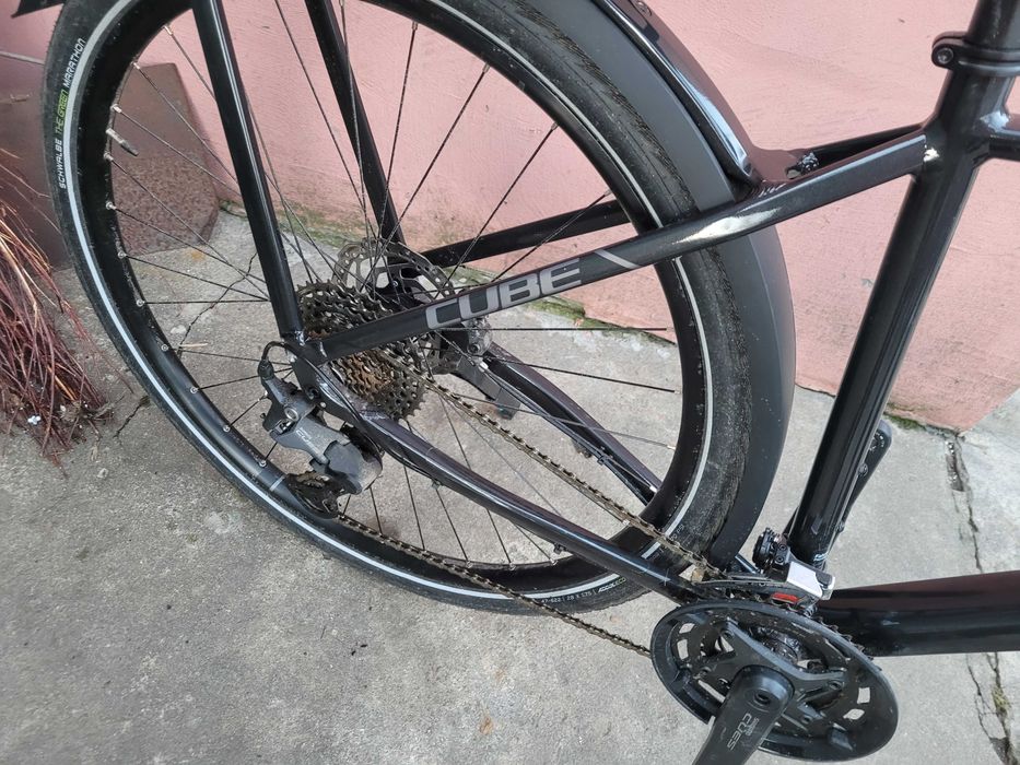 Bicicleta treaking cube katmandu 28