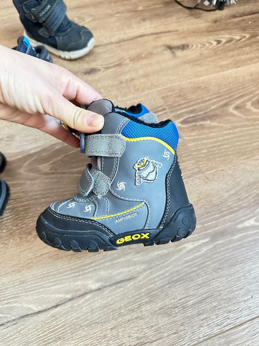 Отдам детскую обувь