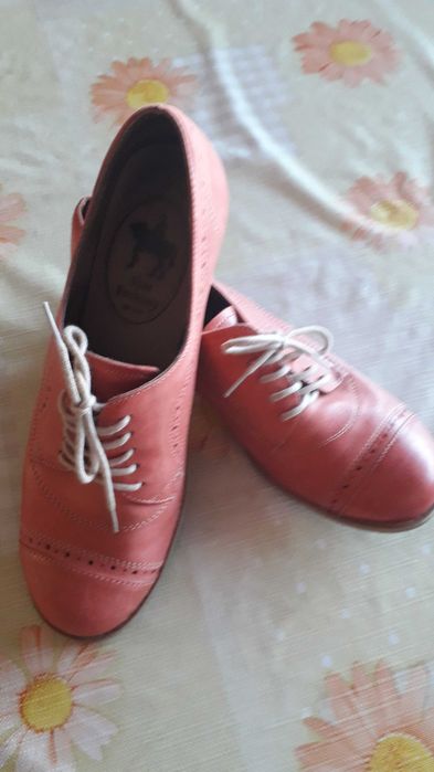 Дамски обувки от естествена кожа