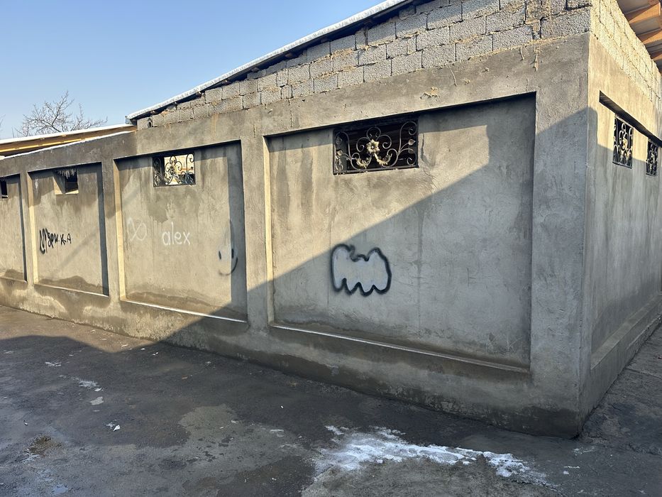 Uchastka oq tepa nurafshonda 2.7 sotix 3xonasi bor suv svet gaz kanalz