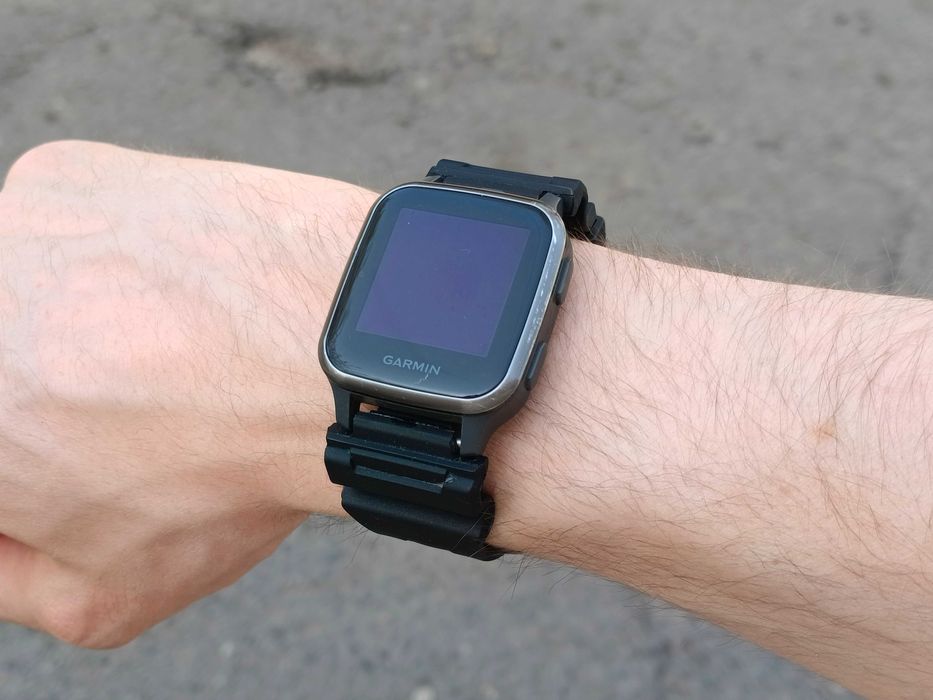 Смарт часы Garmin Venu SQ