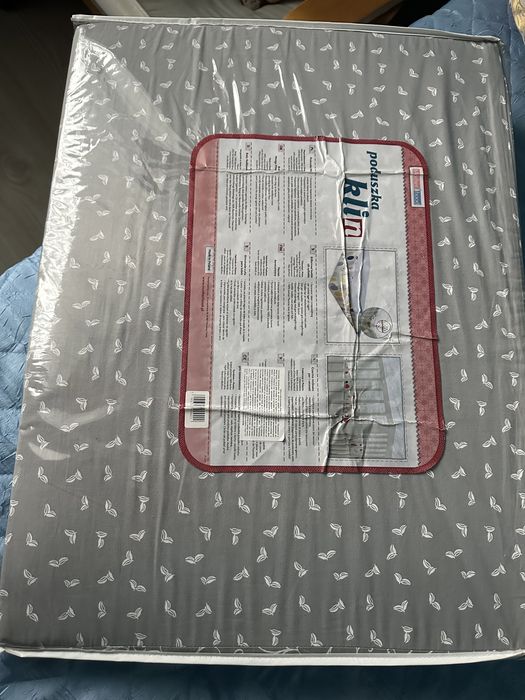 Motherhood Бебешка възглавница- триъгълна подложка