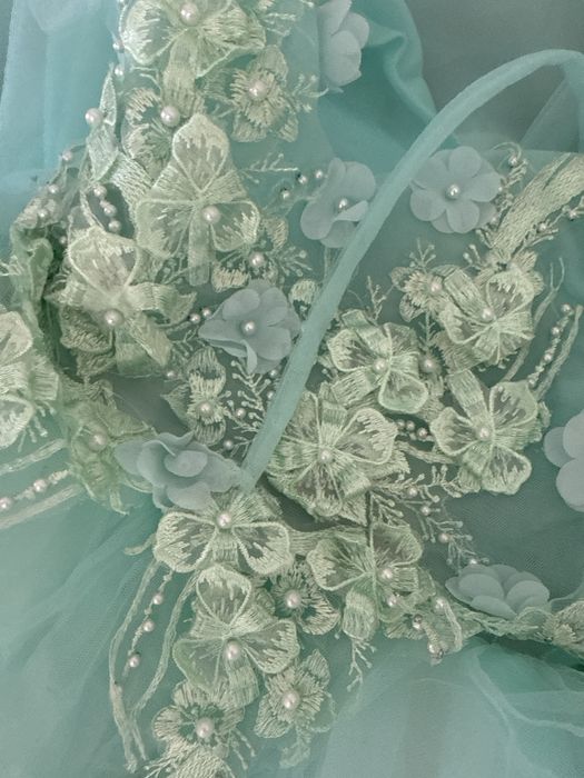 Продам нарядное платье