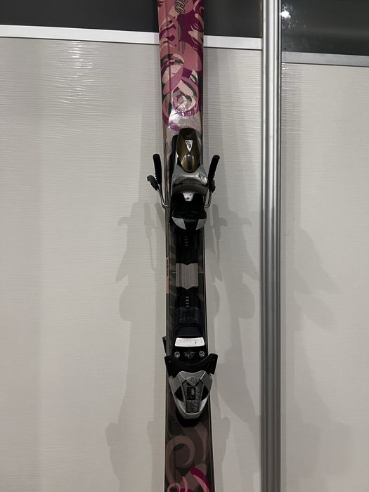 Продается комплект лыж и ботинок