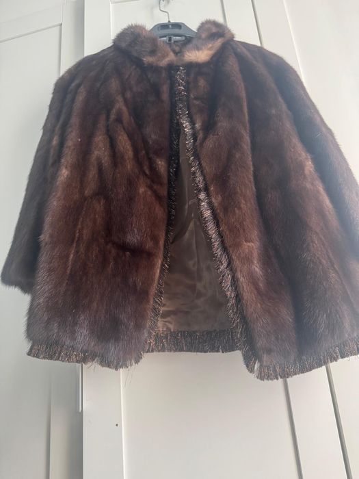 Haina Blana vizon cu bordura