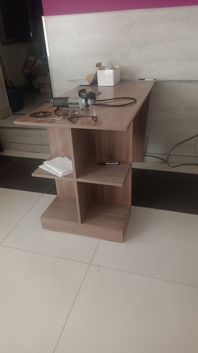 Офисный стол, два штуки