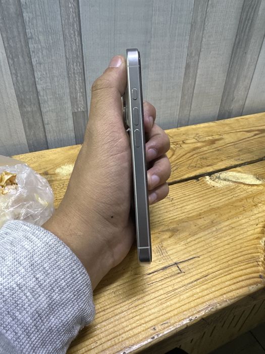 Iphone 16 pro White
