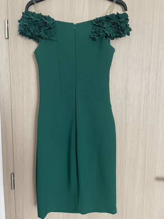 Официална рокля по тялото