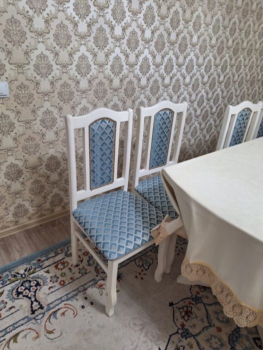 стол 2,5 метра и 10 стулья