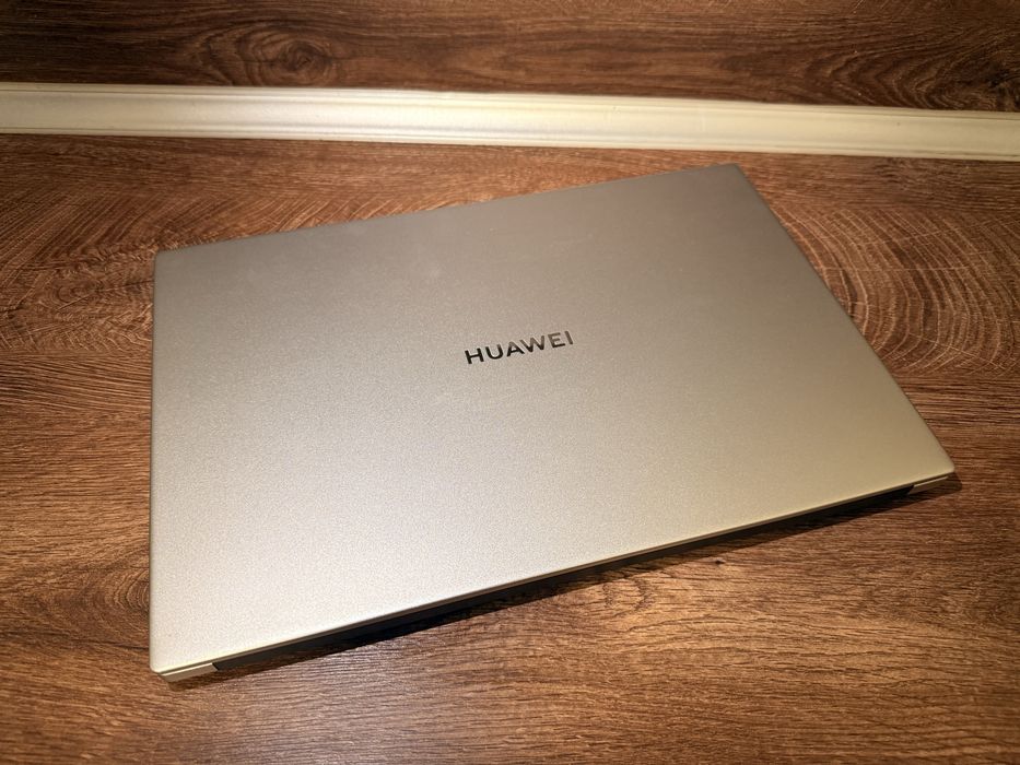 Лаптоп HUAWEI MateBook D 14 с AMD Ryzen 7 3700U