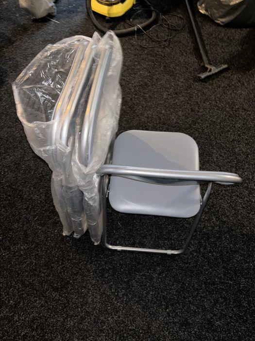 Vand scaune bucatarie