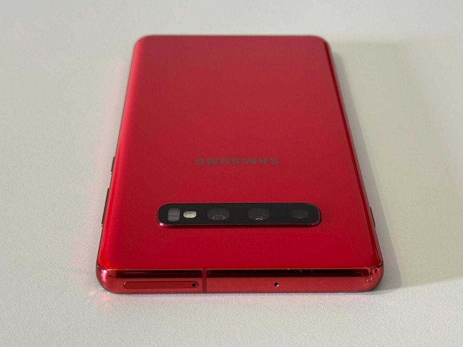 Бартер! Samsung Galaxy S10+ Plus Cardinal Red (Червен)