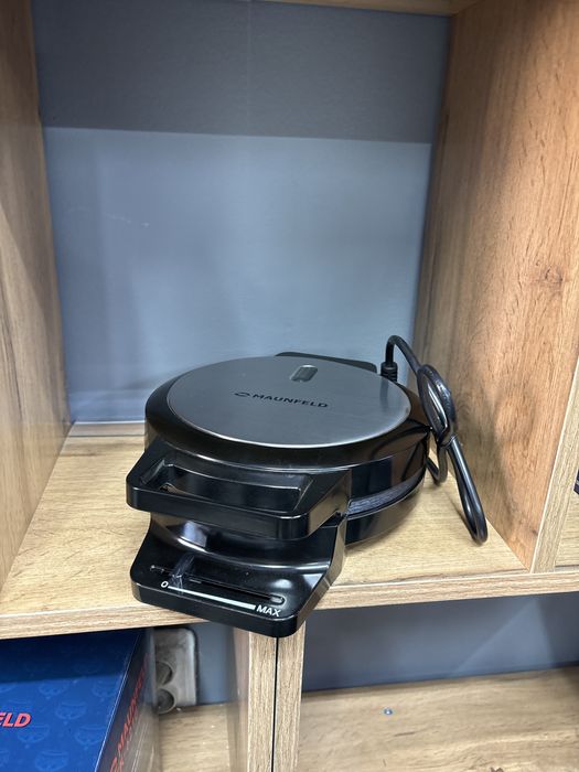 Вафельница Maunfeld