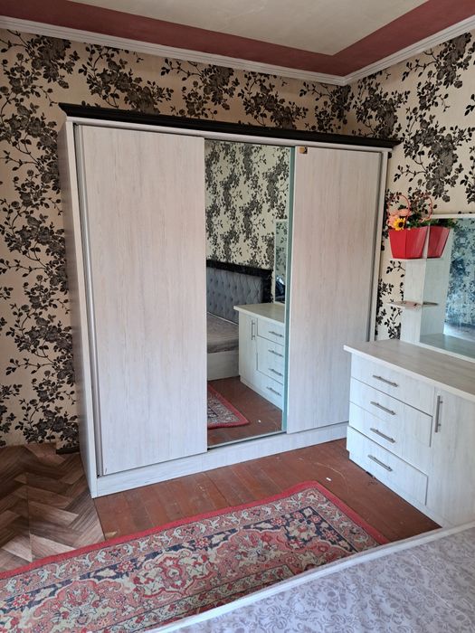 Mebel shkaf spalniy trimo