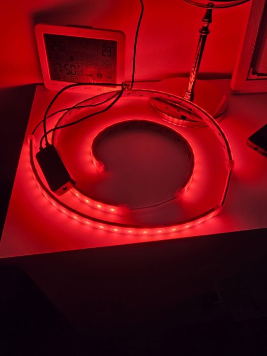 Bandă LED RGB USB – 3 părți, Music Sync, control aplicație