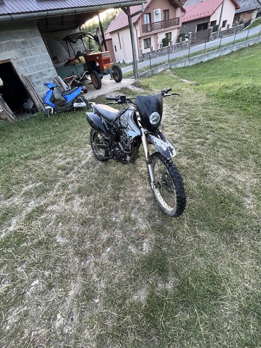 Vând sau schimb cross 125 cadru mare, motor vertical