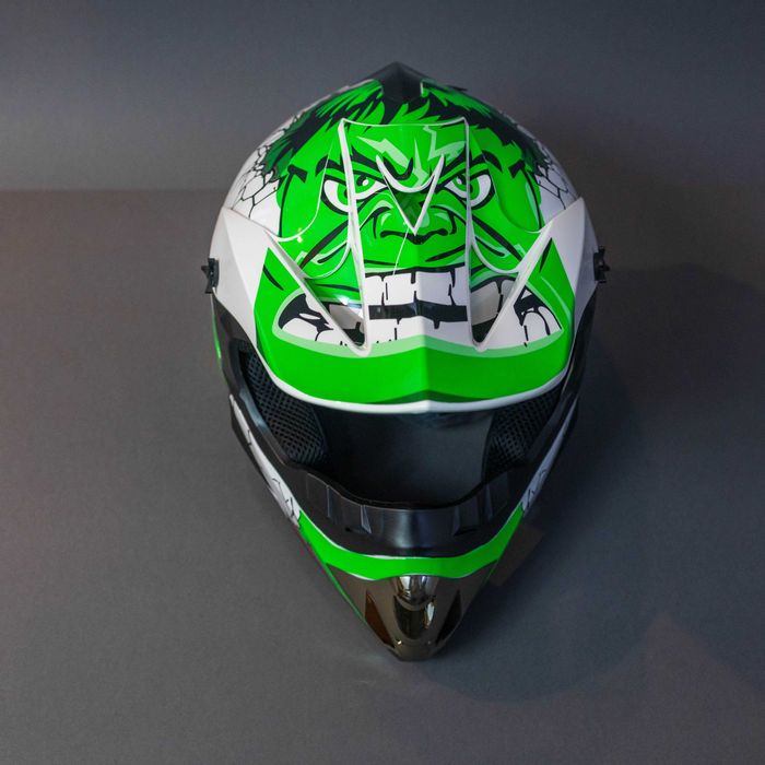 Каска с очила за ел. тротинетка , велосипед , мотокрос