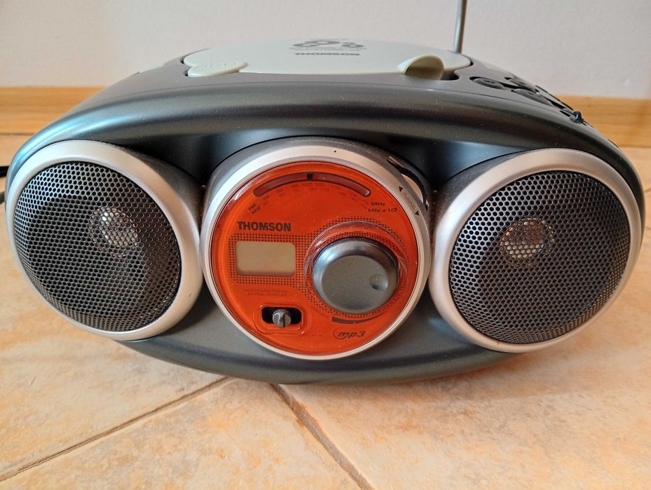 Thomson MP3 с 4 CD чейнджър
