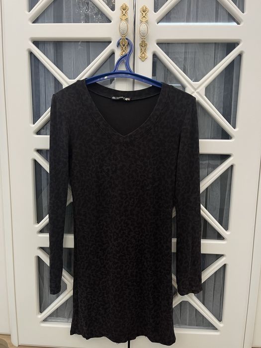 Сорчно продам платья